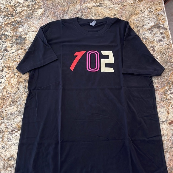 NWOT Next Level Apparel 702 T-shirt - Picture 1 of 3
